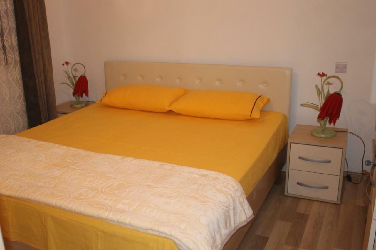 Hotel Kings Apartments Bajram Curri Exterior photo