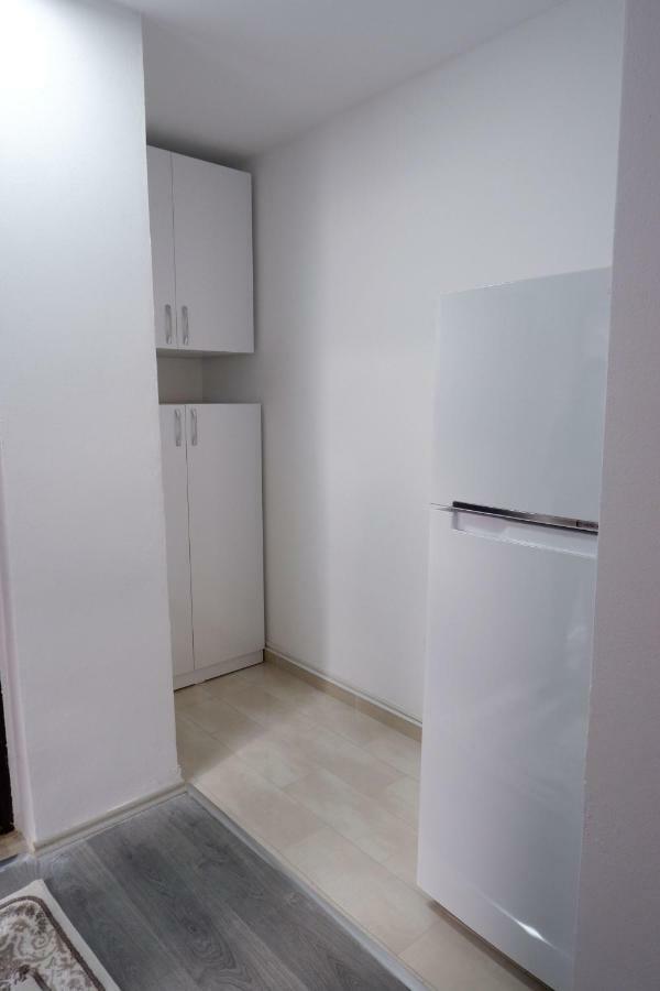 Hotel Kings Apartments Bajram Curri Exterior photo