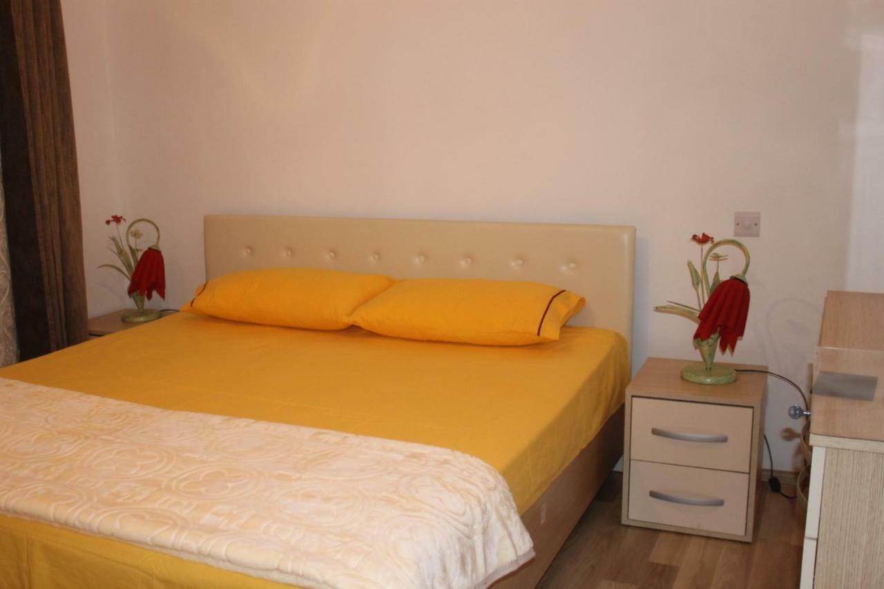 Hotel Kings Apartments Bajram Curri Exterior photo