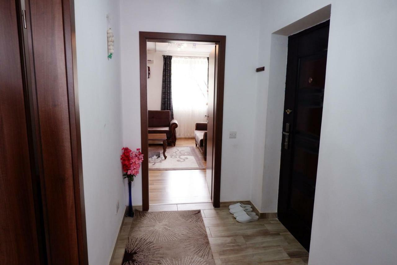 Hotel Kings Apartments Bajram Curri Exterior photo