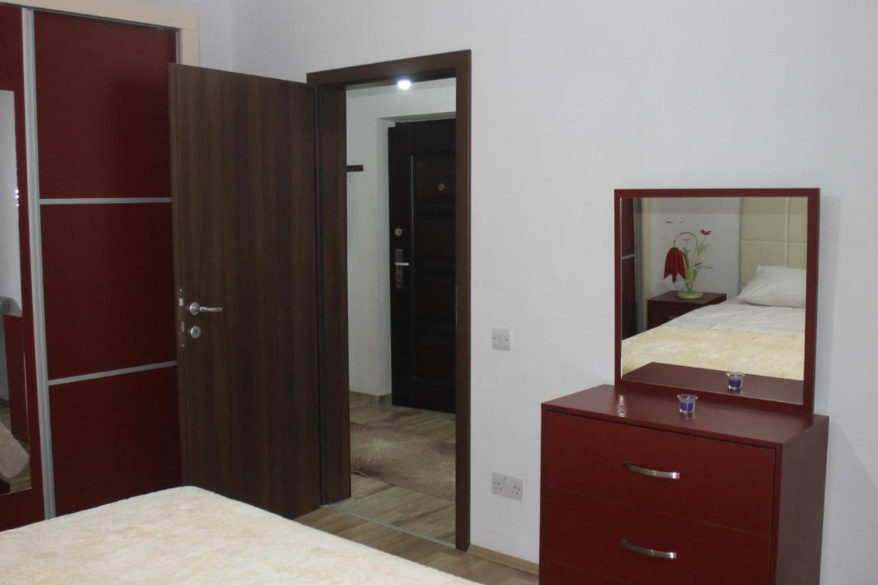 Hotel Kings Apartments Bajram Curri Exterior photo