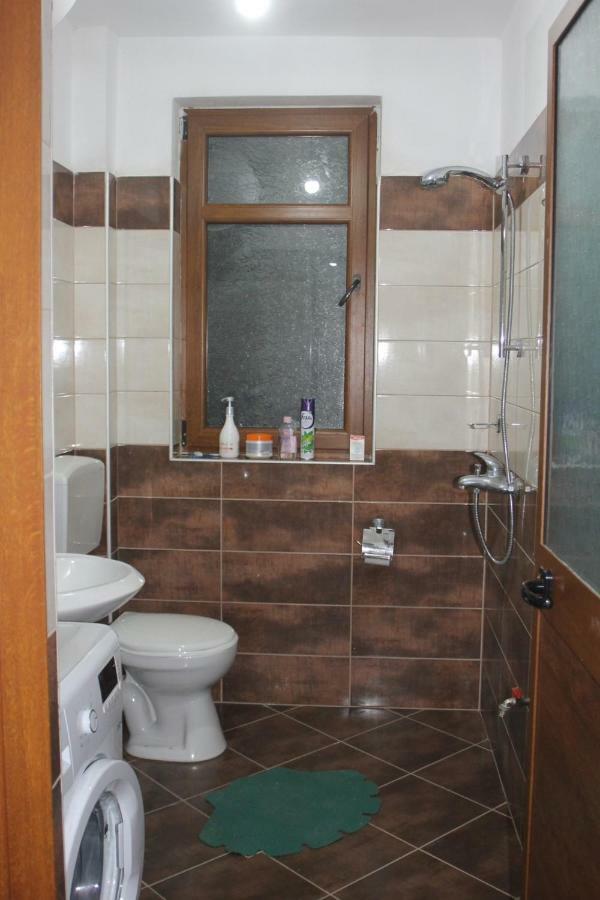 Hotel Kings Apartments Bajram Curri Exterior photo